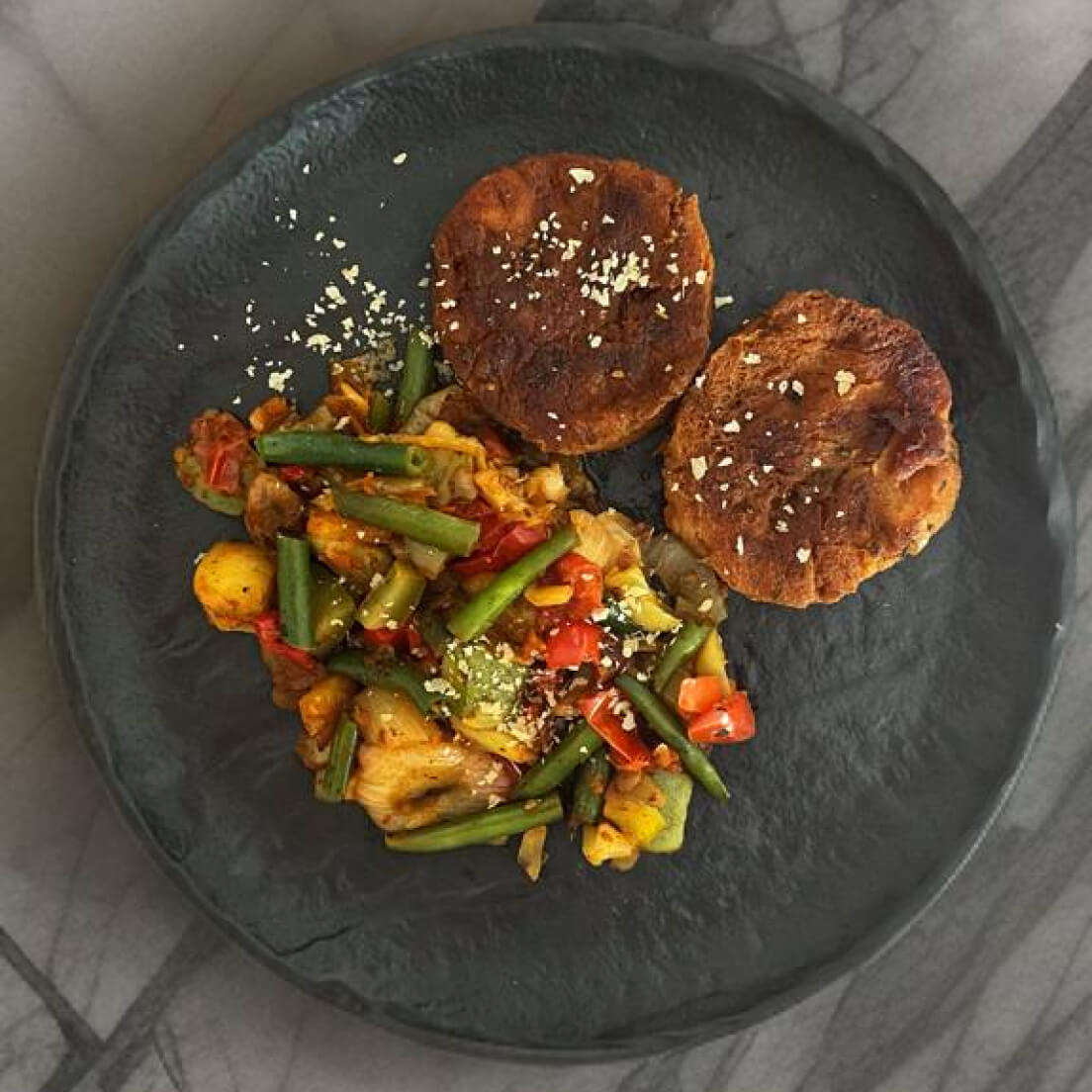 Котлеты рыбные из хека с овощами «Паприкаш»